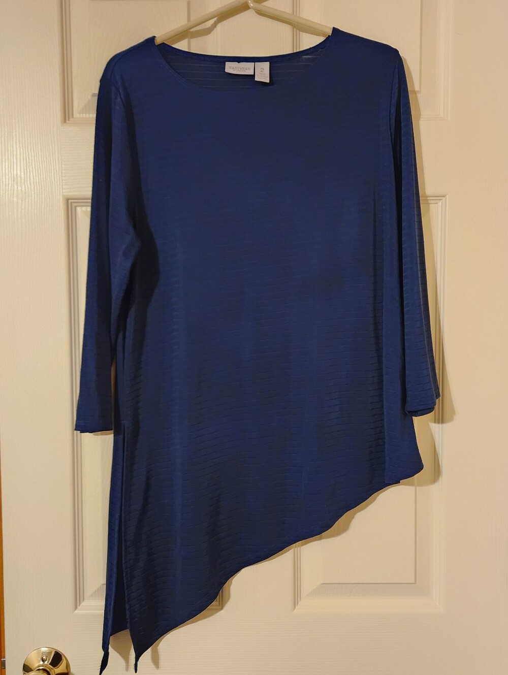 Chicos Easywear Size 2 Large 3/4 Sleeves Navy Asymmetrical Hem Artsy No Iron Top